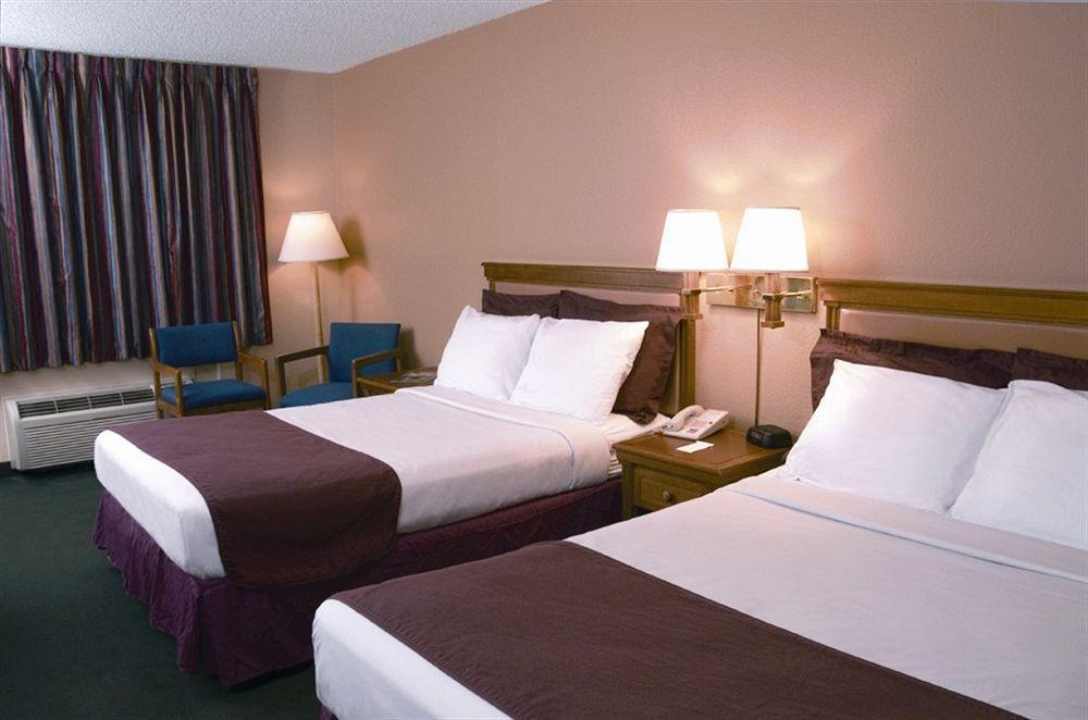 برانسون American Eagle Inn & Suites الغرفة الصورة